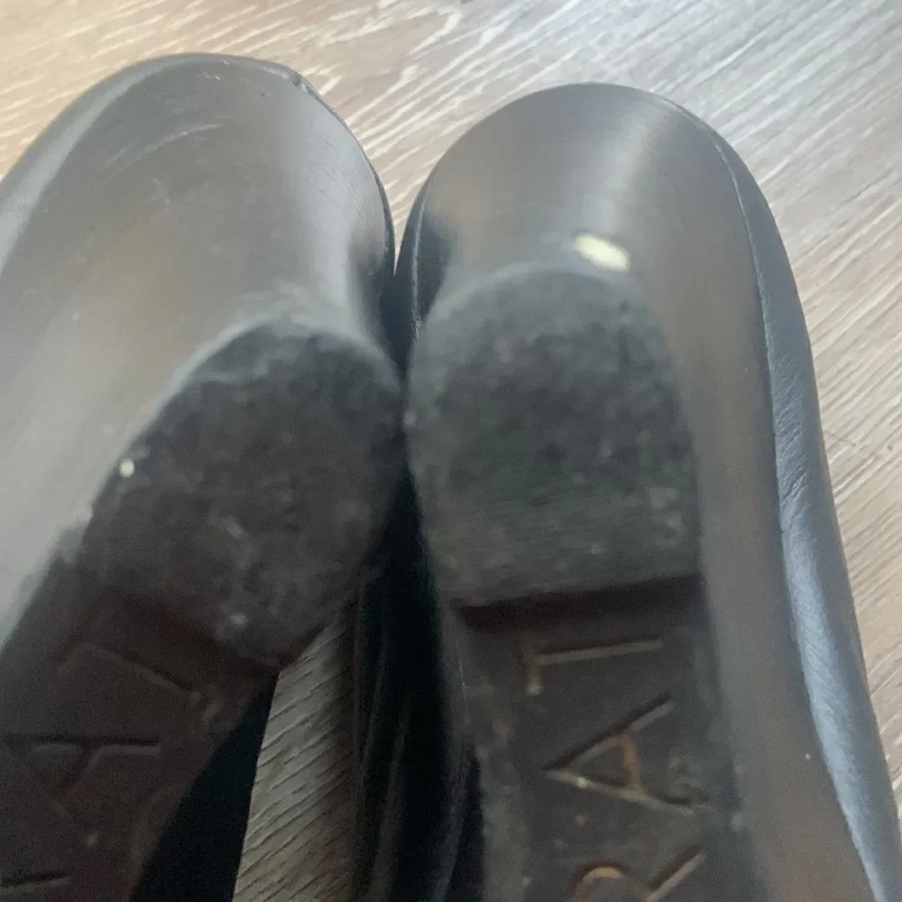 Bcbg generation black wedge heels size 8 1/2 GUC ❤️